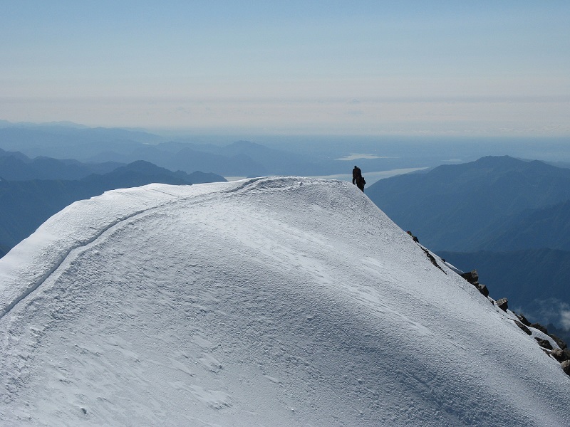 Cresta finale con Lago di Varese sullo sfondo